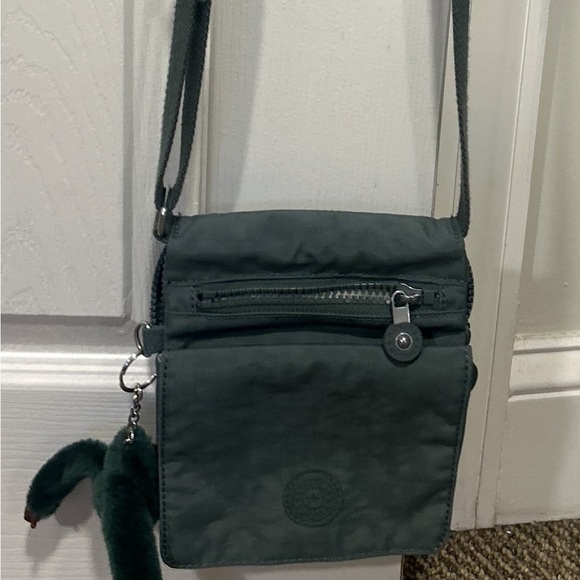 Kipling NWELDORADO Light Aloe Tonal Nylon Crossbody With Monkey Key Chain EUC - Picture 1 of 4